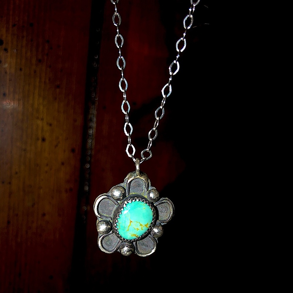 Sterling Silver and Turquoise Daisy necklace